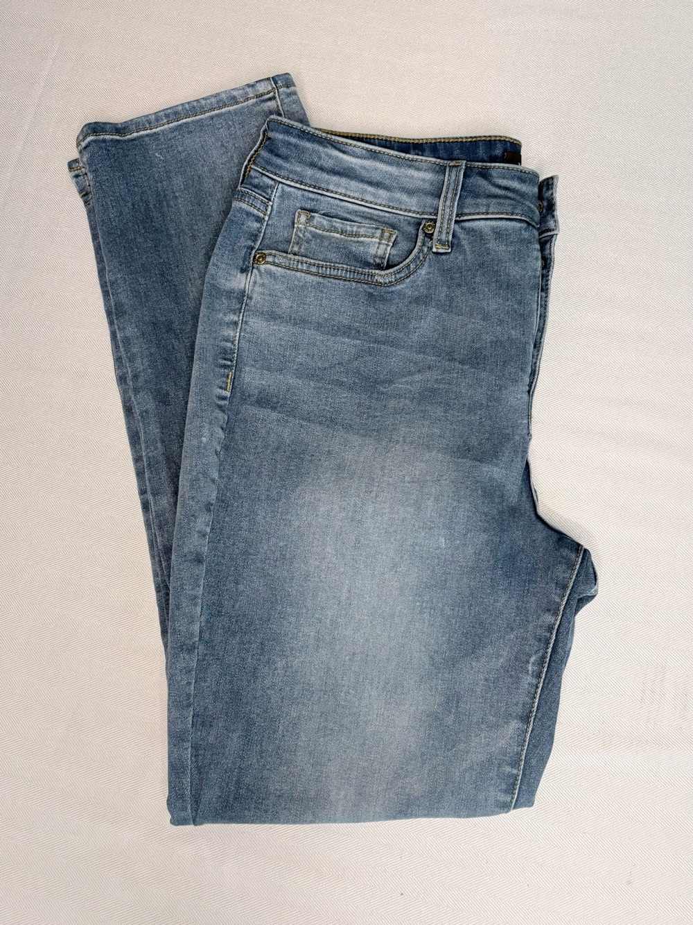 NYDJ Women's Sheri Slim Leg Jeans in Light Blue Wash Size 8
